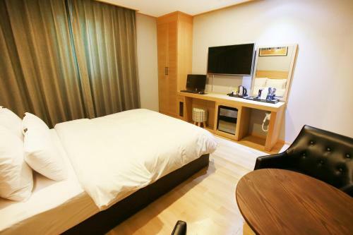 Hotel Golden Hill