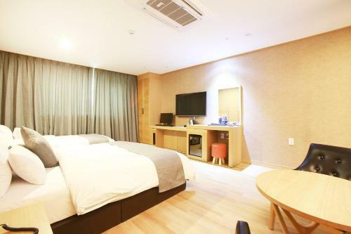 Hotel Golden Hill