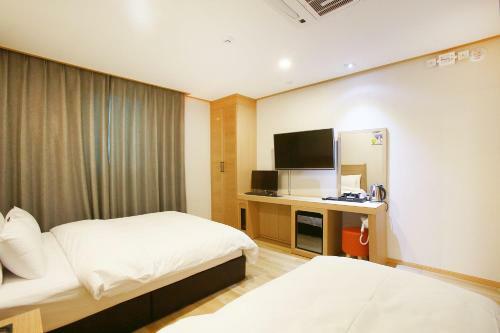 Hotel Golden Hill