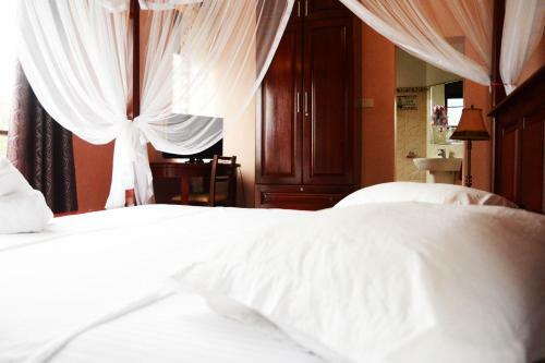 Hotel Knuckles Barefoot Inn