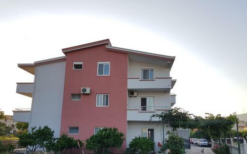Apartments Ela