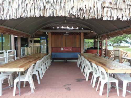 Hostal Cempaka Beach Resort