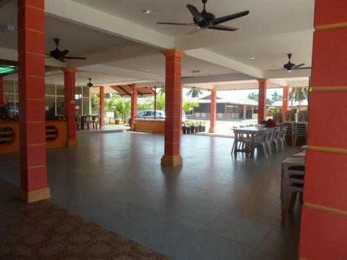 Hostal Cempaka Beach Resort