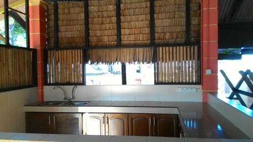 Hostal Cempaka Beach Resort