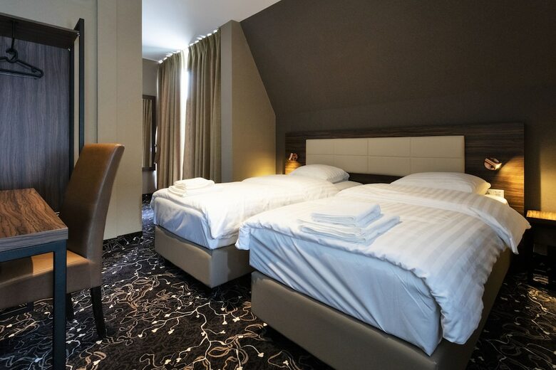 The Lake Hotel Amsterdam Airport