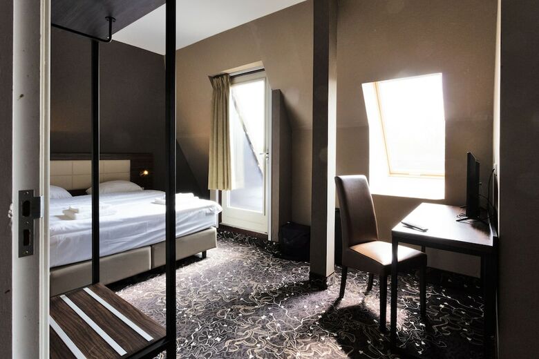 The Lake Hotel Amsterdam Airport