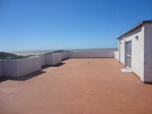M�danos Hotel
