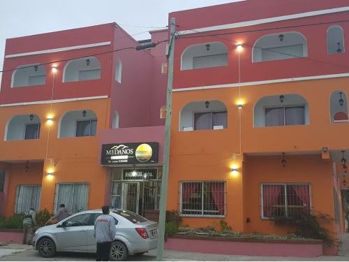 M�danos Hotel