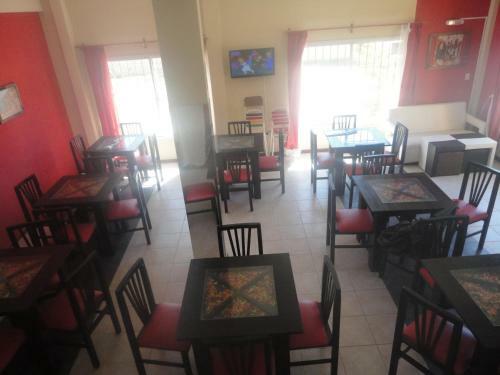 M�danos Hotel