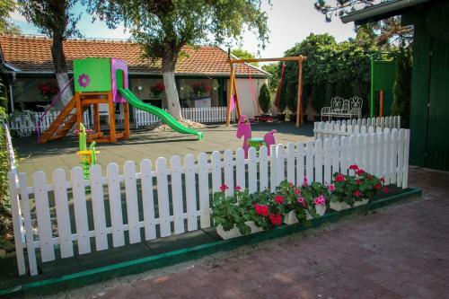 Bed & Breakfast Madea Apartment Pezo