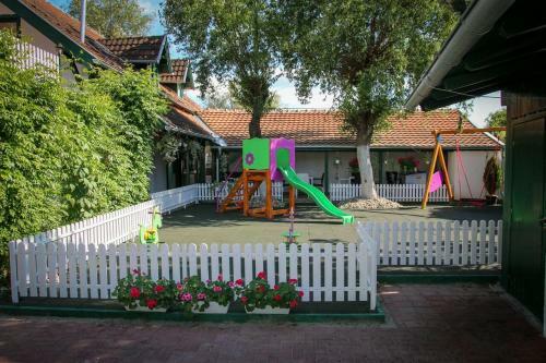Bed & Breakfast Madea Apartment Pezo