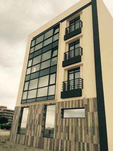 Hostal Mamaia Beach Side