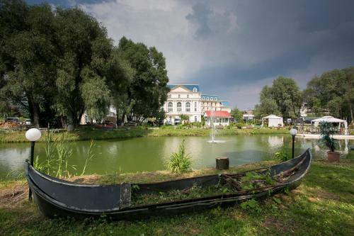 Hotel Vnukovo Village