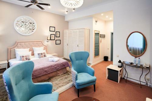 Mama Leone Hotel