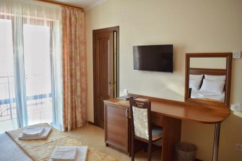 Hostal Avghust Guest House