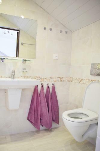 Hostal Avghust Guest House