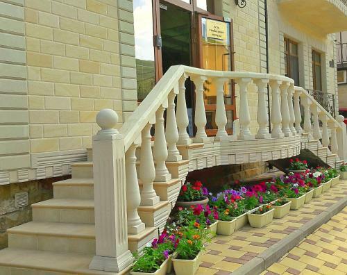 Hostal Avghust Guest House