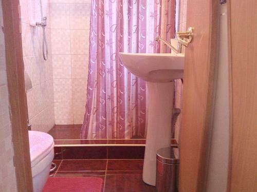 Hostal Gogolya Guest House