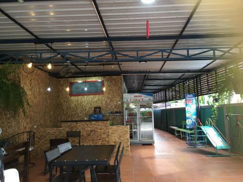 Hostal Khaohom House