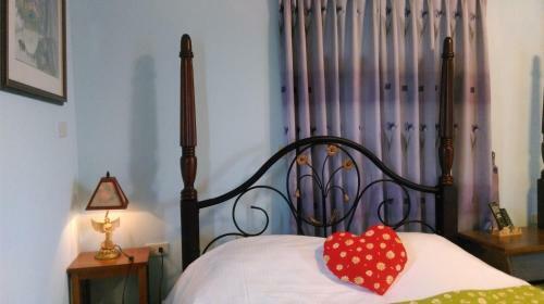 Light And Shadow B&B