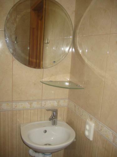 Hostal Oselya Guest House