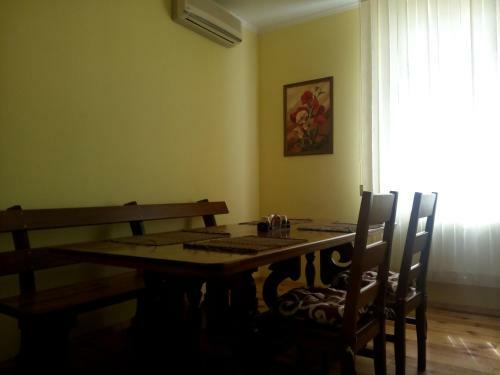Hostal Oselya Guest House