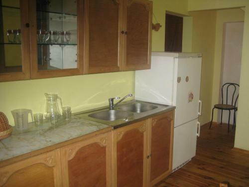 Hostal Oselya Guest House