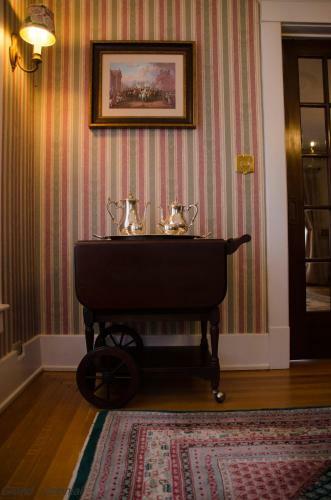 Grand Colonial Bed And Breakfast