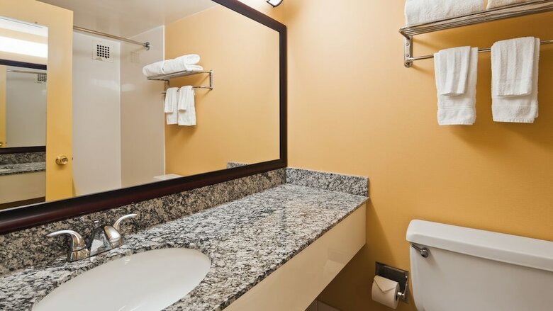Hotel Clarion Inn Falls Church- Arlington