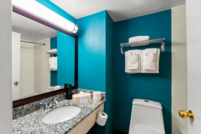 Hotel Clarion Inn Falls Church- Arlington