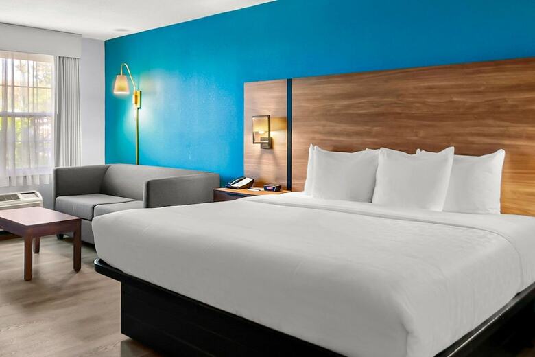 Hotel Clarion Inn Falls Church- Arlington