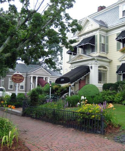 Posada Coach House Inn