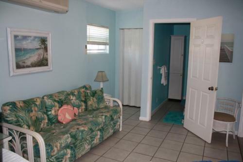 Two Palms #16831 Cottage