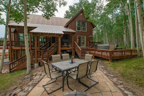 Ponderosa Lodge