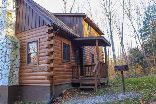 Pine Creek - Hocking Hills Cabin