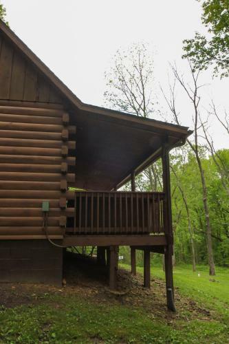 Pine Creek - Hocking Hills Cabin