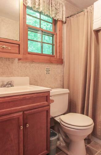Pine Creek - Hocking Hills Cabin