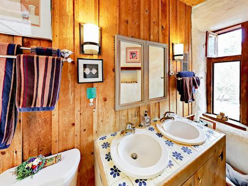 68 Winding Road House