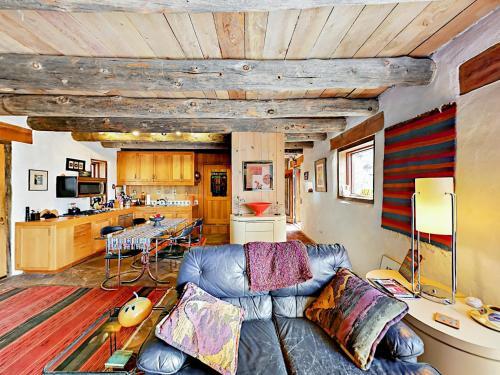 68 Winding Road House