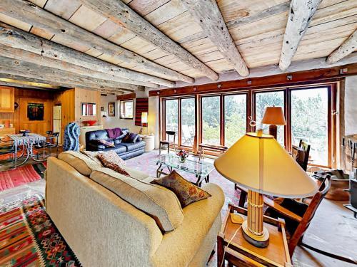 68 Winding Road House