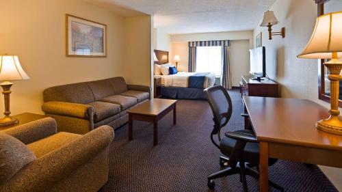 Hotel Best Western Plus Crossroads Inn & Suites