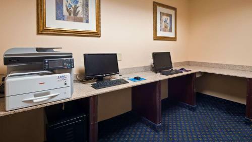 Hotel Best Western Plus Crossroads Inn & Suites