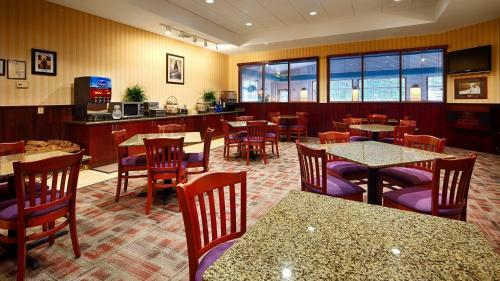 Hotel Best Western Plus Crossroads Inn & Suites