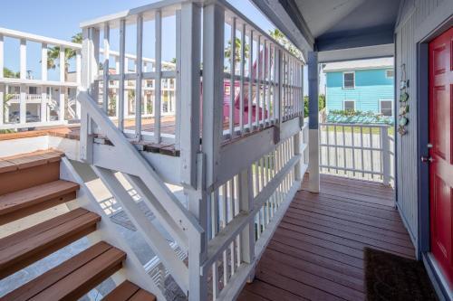 Casa Del Mar House + Studio
