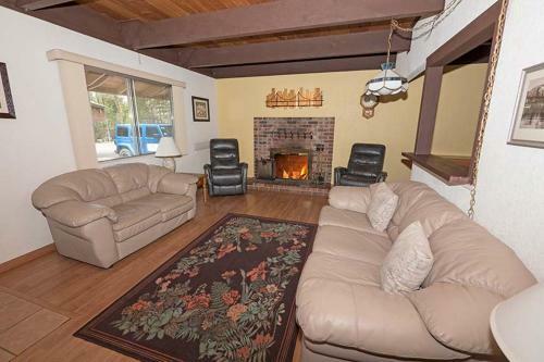 1627 Oneidas Street Home