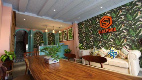 Bed & Breakfast Sleep Box Hostel Ph� Qu?c