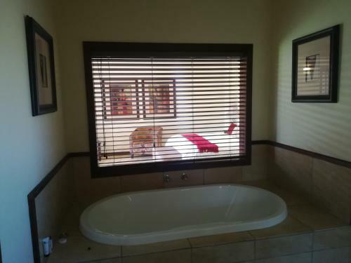 Hostal Moon And Sixpence Garden Guest House