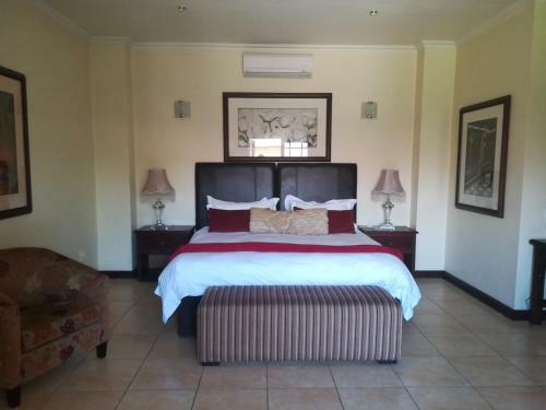 Hostal Moon And Sixpence Garden Guest House