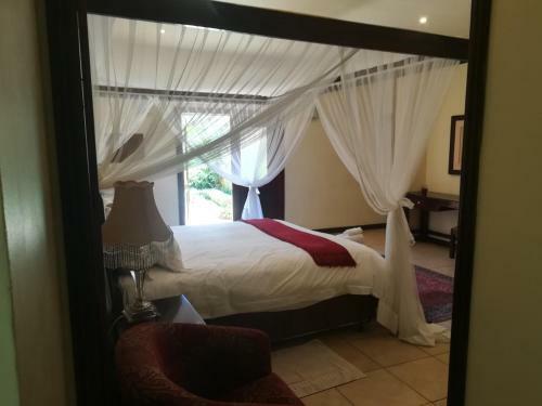 Hostal Moon And Sixpence Garden Guest House