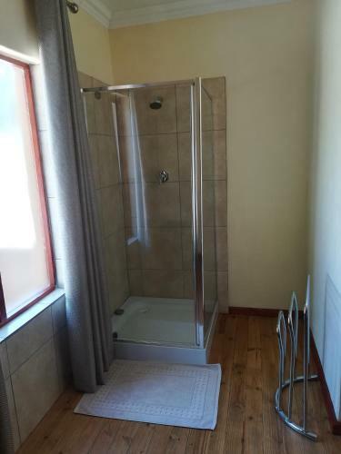 Hostal Moon And Sixpence Garden Guest House